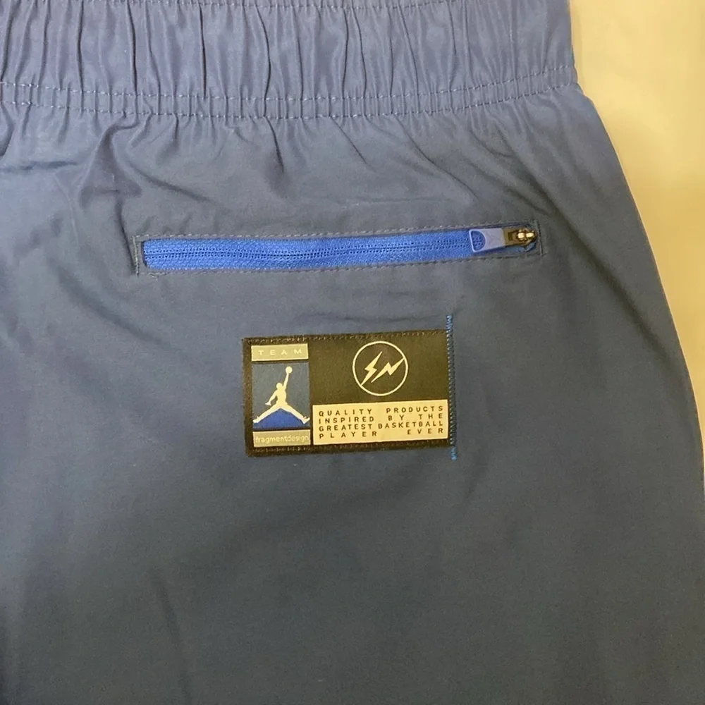 JORDAN MEN BLUE ELASTIC WAIST STANDARD FIT LONG TRACK PANT